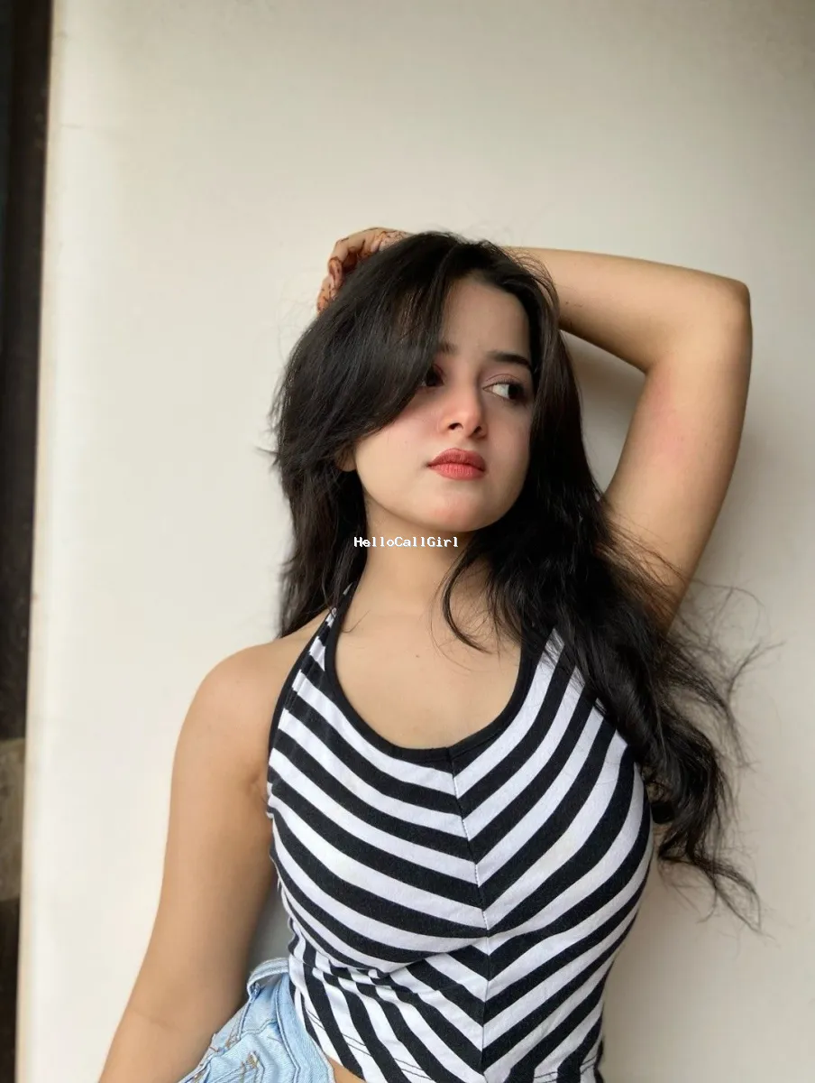 Late-Night Call Girls in Sector 43 Noida – Delhi Escorts Service 9220592151