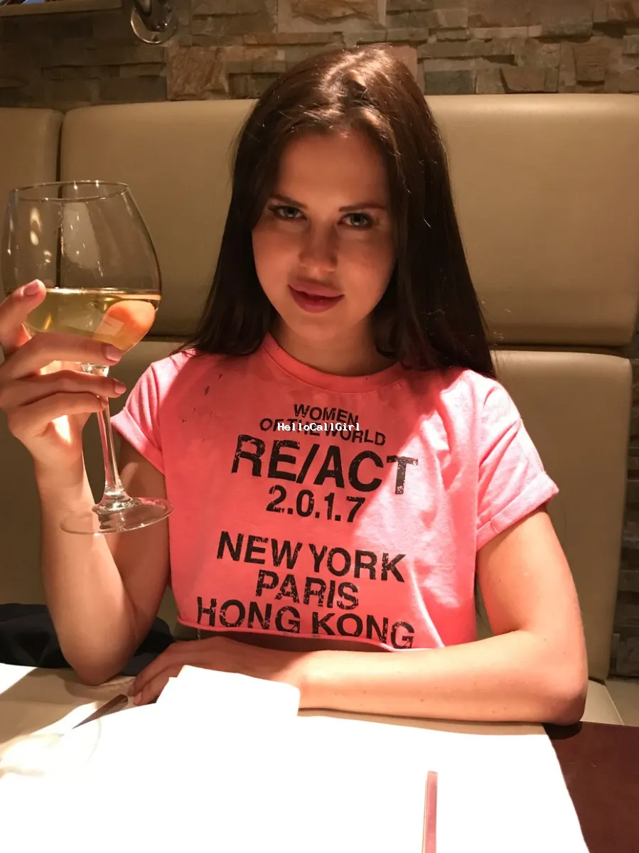 Young⭐ Call Girls in Alpha 2 ((Noida))☎️≽9266587074☎️≽✔️ Escorts Service
