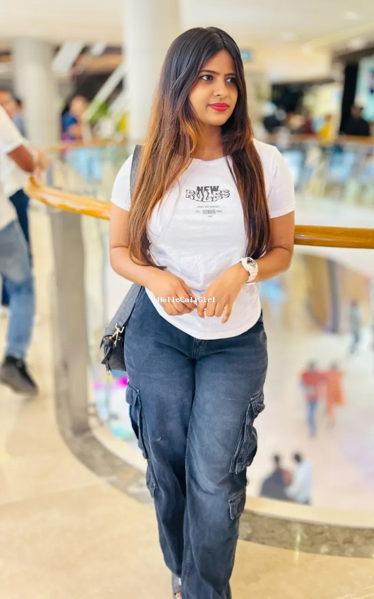 Bhabhi Call girls Near Chembur Escorts  ? +919833754194* Call girls Near Mumbai BKC Kurla Escorts