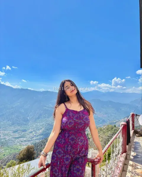 Call girls Karol Bagh 9643097474 escorts service delhi ncr