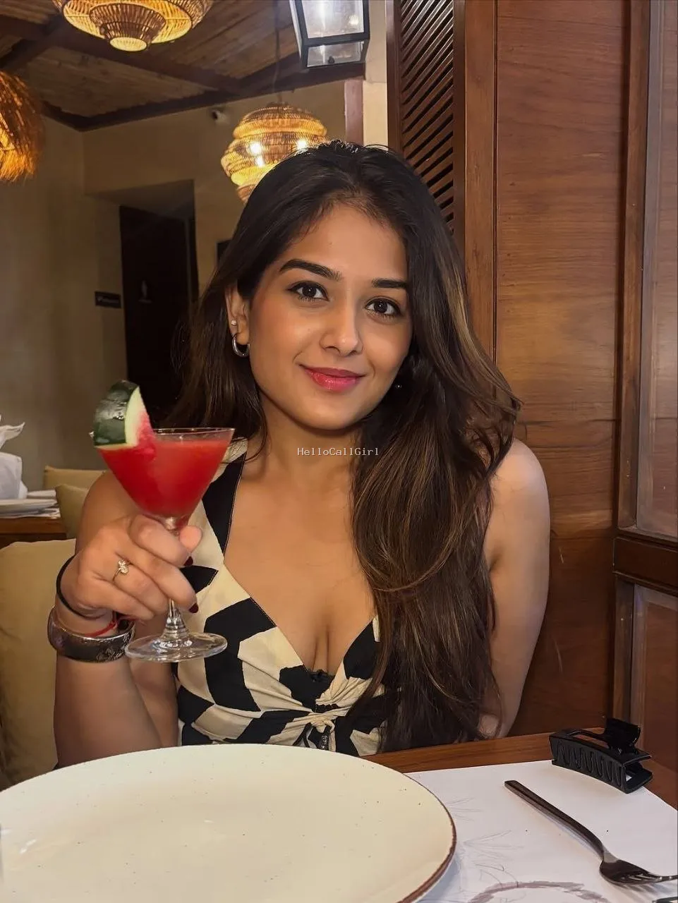 Short ⭐⭐⭐⭐💯Time and Full Time Service Available. ● Hygienic Full A.c Neat & Clean Room Available. IN Hotel 24 Hours Call Sonam AToZ Service. Available...
