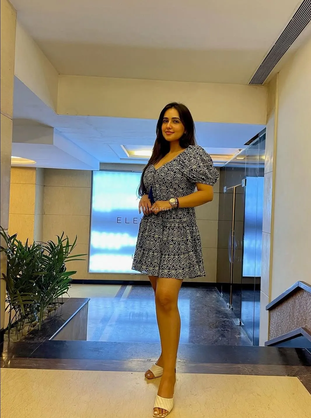 Royal>Gaur City 9899943406>कॉल गर्ल Noida >Escort