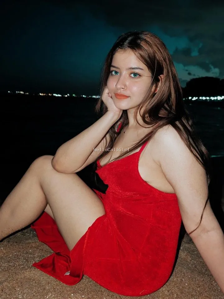 Call girls in Dwarka (Delhi) 𝟵𝟲𝟰𝟯𝟵𝟬𝟬𝟬𝟭𝟴 (Low Rate )