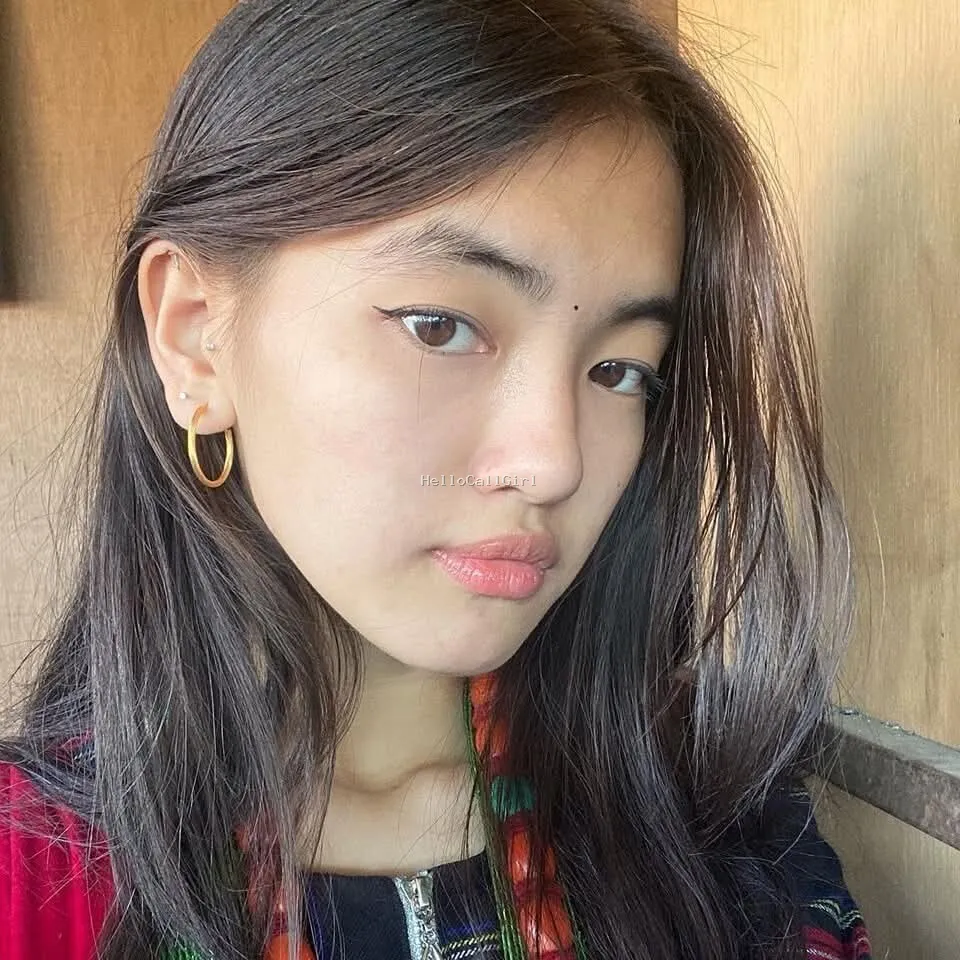 Call Girls In Vishal Enclave 𝟗𝟕𝟏𝟏𝟎𝟏𝟒𝟕𝟎𝟓 Escort Service